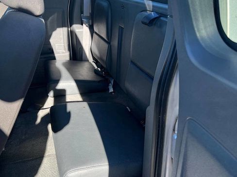 Used 2007 Mitsubishi Raider LS RWD image 14
