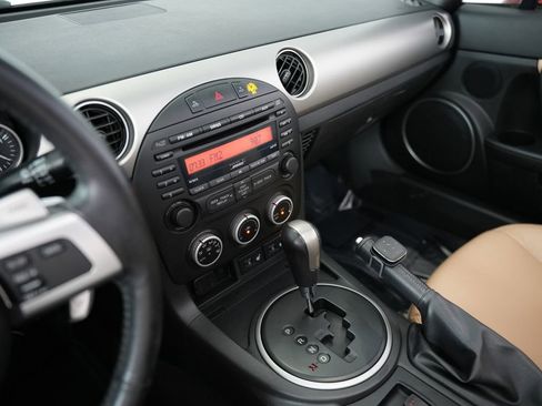 Used 2011 MAZDA MX-5 Miata Grand Touring w/ Premium Pkg RWD image 17