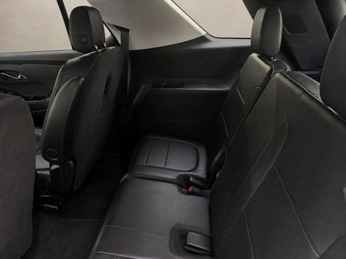 Used 2018 Chevrolet Traverse Premier w/ Driver Confidence II Package FWD image 11