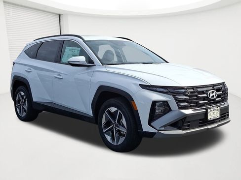 Used 2025 Hyundai Tucson SEL image 3