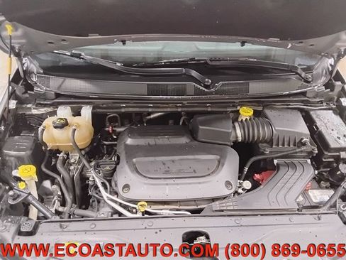Used 2020 Chrysler Voyager L FWD image 9