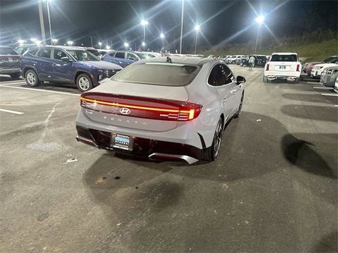 Certified 2024 Hyundai Sonata SEL w/ Convenience Package image 16