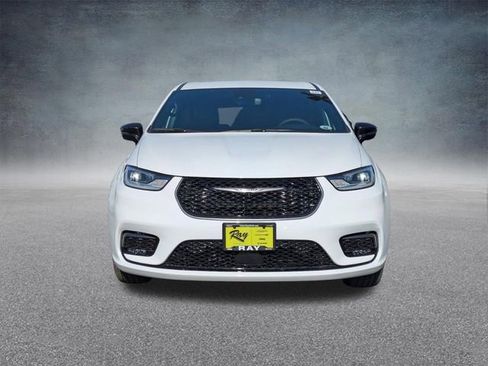 New 2026 Chrysler Pacifica Select FWD image 8