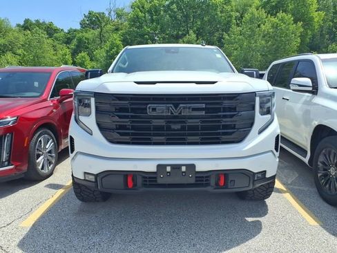 Used 2025 GMC Sierra 1500 Elevation w/ Elevation Premium Package AWD/4WD image 2