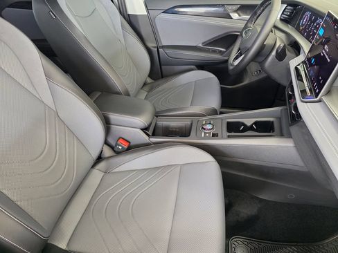 New 2026 Volkswagen Tiguan SE R-Line FWD image 13