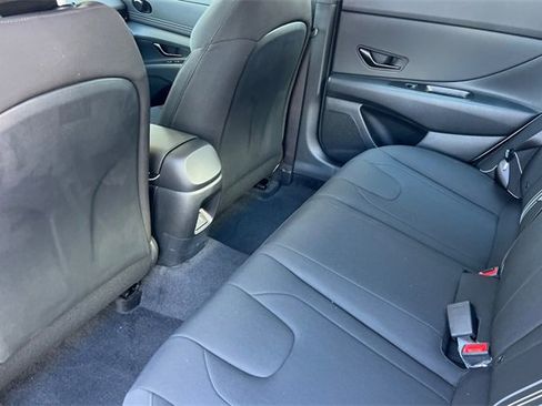 New 2025 Hyundai Elantra SEL image 12