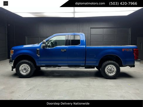 Used 2022 Ford F250 XLT w/ FX4 Off-Road Package image 3
