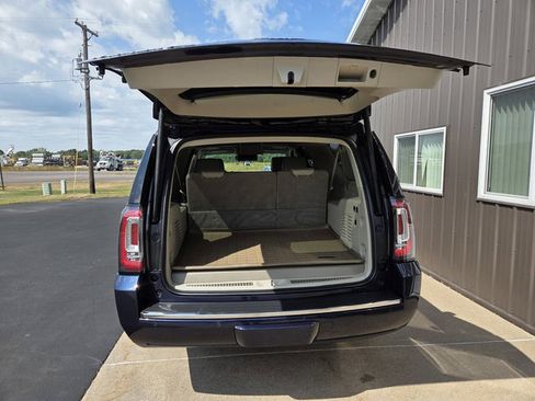 Used 2019 GMC Yukon XL Denali w/ Denali Ultimate Package AWD/4WD image 15