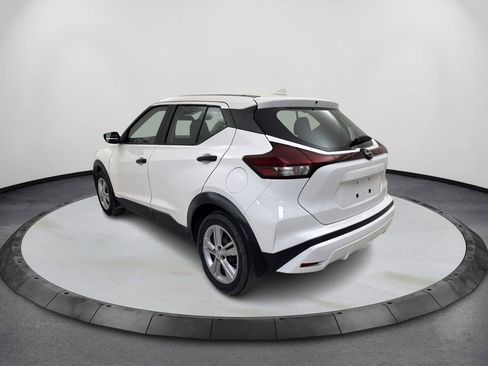 Used 2022 Nissan Kicks S image 7