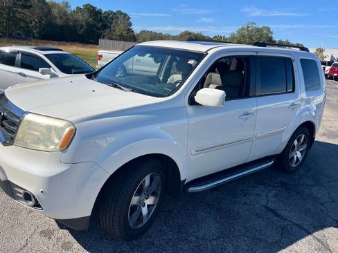 Used 2015 Ford Explorer XLT w/ Equipment Group 202B image 1