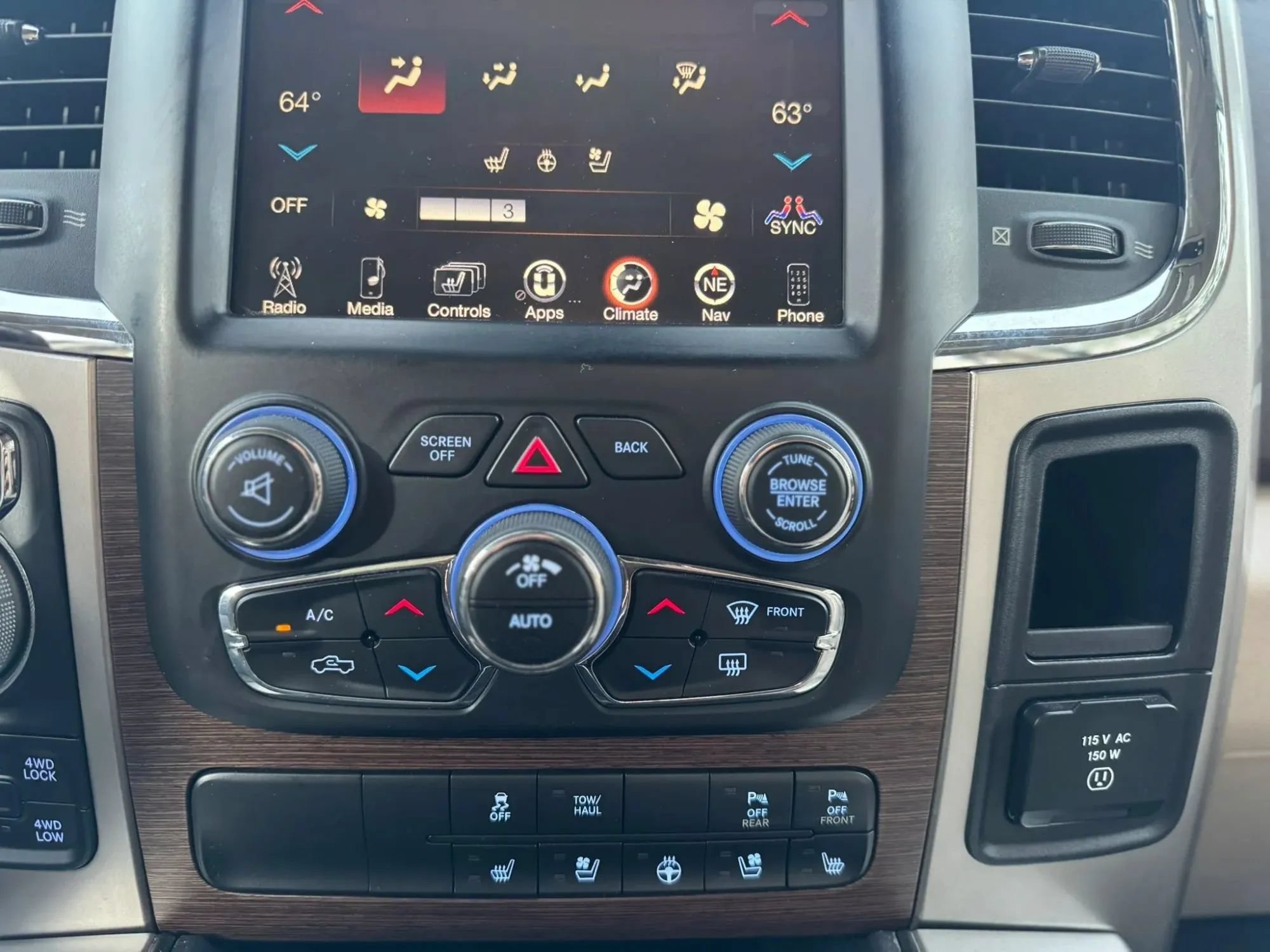Used 2017 RAM 1500 Laramie w/ Convenience Group AWD/4WD image 21