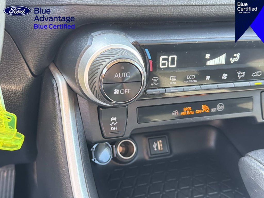 Used 2024 Toyota RAV4 LE AWD/4WD image 25