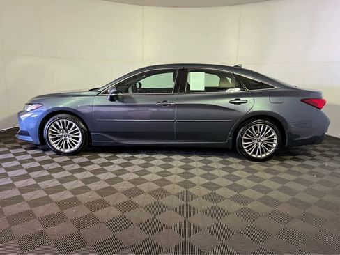 Used 2022 Toyota Avalon Limited w/ Advanced Safety Package image 4