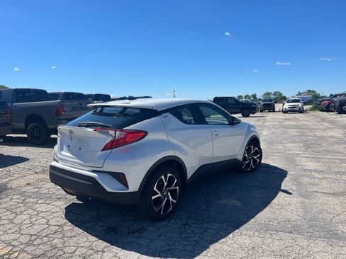 Used 2018 Toyota C-HR XLE FWD image 6