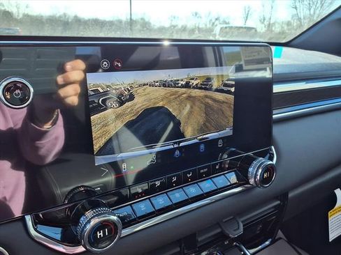 New 2026 GMC Canyon Elevation w/ Convenience Package image 14