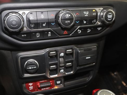 Used 2019 Jeep Wrangler Unlimited Rubicon AWD/4WD image 29