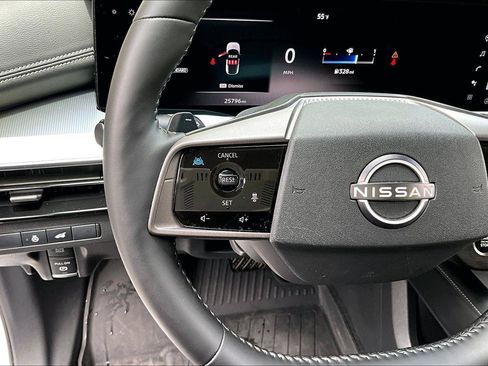 Used 2025 Nissan Murano SL AWD/4WD image 18