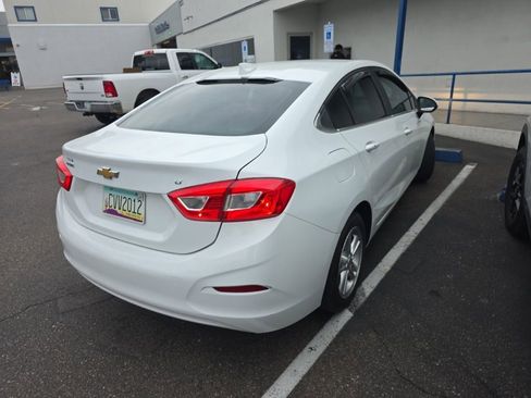 Used 2017 Chevrolet Cruze LT w/ Convenience Package image 3