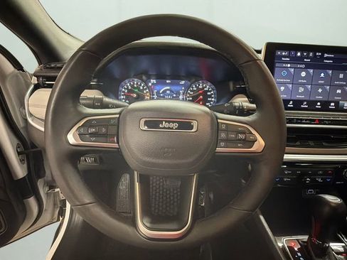 Used 2025 Jeep Compass Limited AWD/4WD image 12