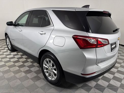 Used 2020 Chevrolet Equinox LT w/ Driver Convenience Package image 6