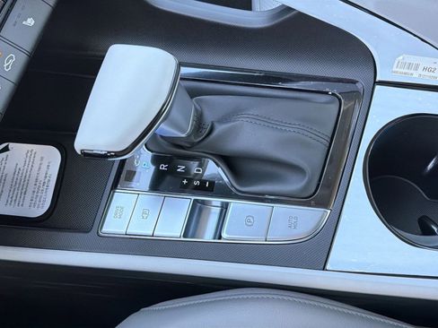 New 2026 Hyundai Elantra Limited image 22