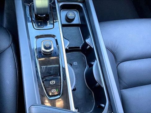 Used 2025 Volvo V60 B5 Cross Country Plus AWD/4WD image 15