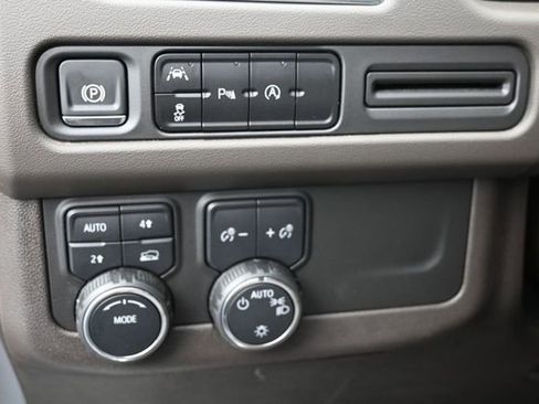 Used 2024 Chevrolet Tahoe LT AWD/4WD image 41