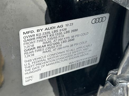 Used 2024 Audi Q3 2.0T Premium image 31