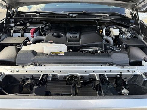 Used 2025 Toyota Tundra Limited image 34