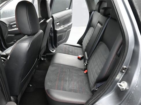 Used 2024 Mitsubishi Outlander Sport 2.0 SE image 11