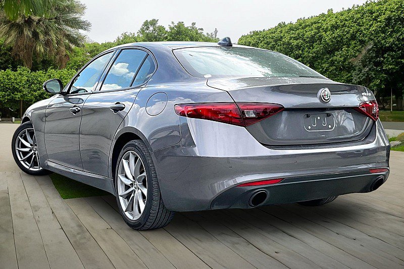 Used 2023 Alfa Romeo Giulia Sprint RWD image 9
