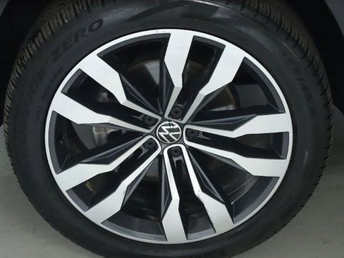 Used 2021 Volkswagen Atlas Cross Sport SEL R-Line w/ Luggage Net & Mats Package image 36