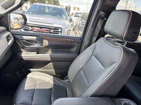 Used 2023 Chevrolet Suburban Premier RWD image 20