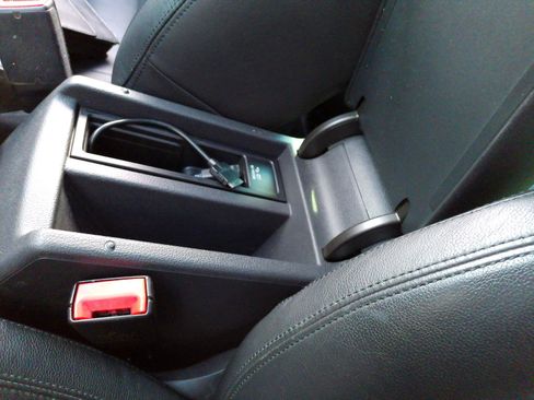 Used 2013 Volkswagen Tiguan SEL FWD image 25