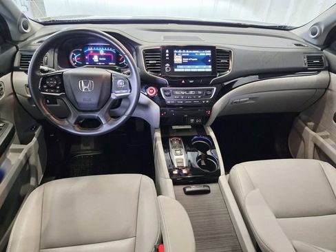 Used 2022 Honda Pilot Touring image 7