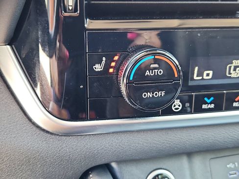 Used 2023 Nissan Rogue Platinum w/ Platinum Premium Package AWD/4WD image 23