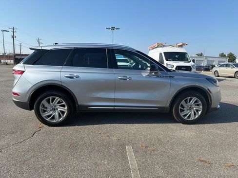 Used 2022 Lincoln Corsair FWD image 2