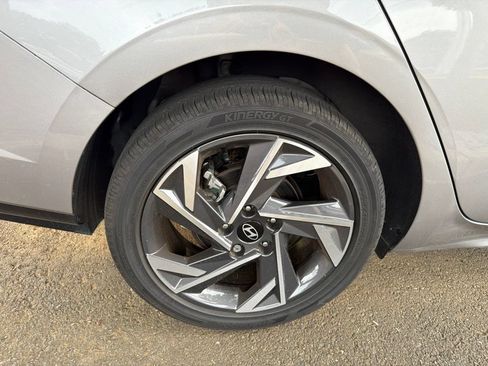 Certified 2025 Hyundai Elantra SEL FWD image 7