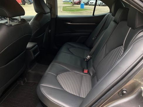 Used 2020 Toyota Camry SE FWD image 24