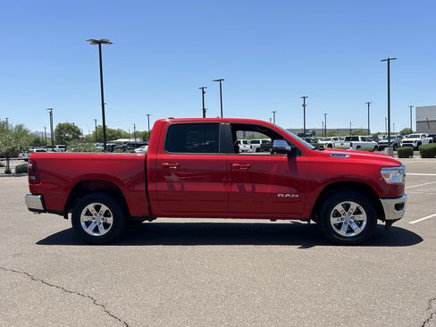 Used 2024 RAM 1500 Laramie AWD/4WD image 9