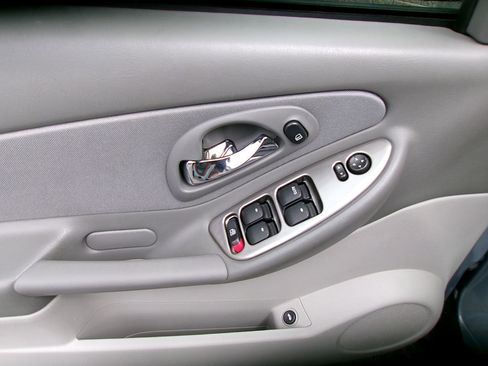 Used 2007 Chevrolet Malibu LS image 14