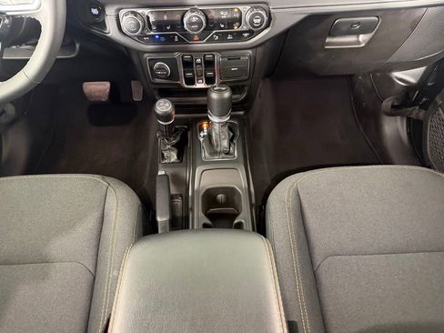 Used 2025 Jeep Wrangler Unlimited Sahara w/ Safety Group AWD/4WD image 16