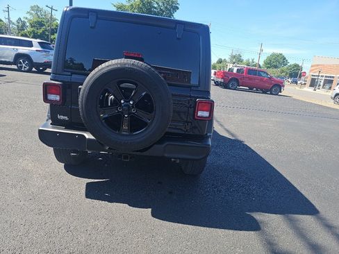 Used 2022 Jeep Wrangler Unlimited Sport AWD/4WD image 6