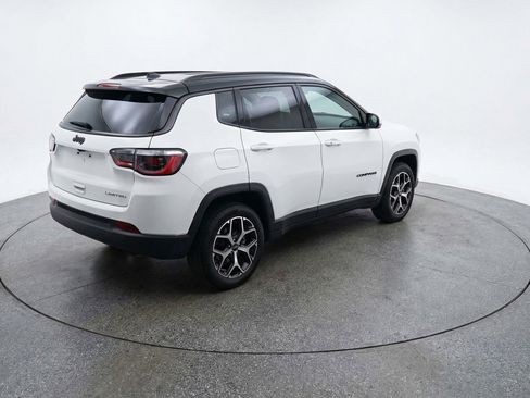 Used 2025 Jeep Compass Limited image 9