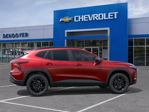 New 2026 Chevrolet Trax LT w/ Driver Confidence Package FWD image 29
