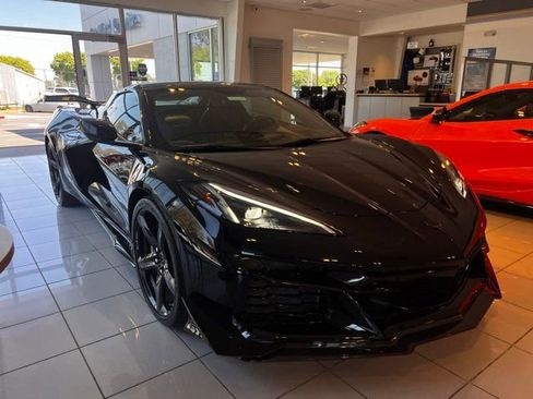 Used 2023 Chevrolet Corvette Z06 RWD image 3