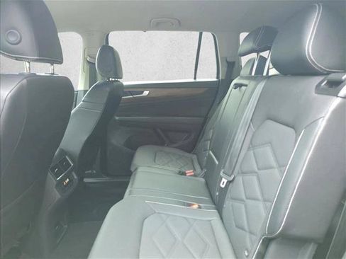 Used 2024 Volkswagen Atlas SE FWD image 18