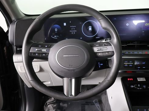 Used 2025 Hyundai Kona Limited AWD/4WD image 39
