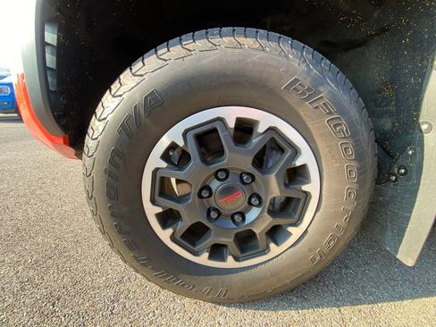Used 2024 Toyota Tacoma TRD Off-Road AWD/4WD image 15