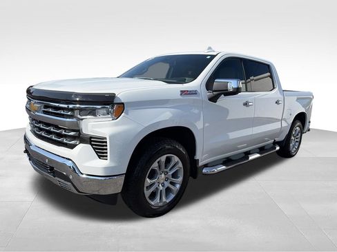 Used 2025 Chevrolet Silverado 1500 LTZ AWD/4WD image 5